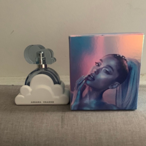 Ariana Grande Other - ARIANA GRANDE CLOUD EMPTY BOX & BOTTLE